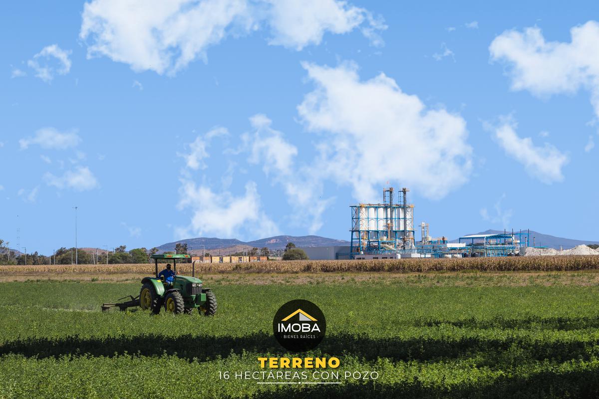 Rancho / terreno en Venta, cerca de la autopista 57 y vías del tren, Pedro Escobedo Querétaro.